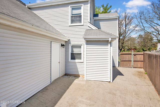 6 Stowe Court, Freehold, NJ 07728