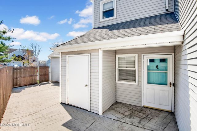 6 Stowe Court, Freehold, NJ 07728