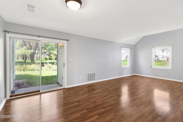 6 Stowe Court, Freehold, NJ 07728