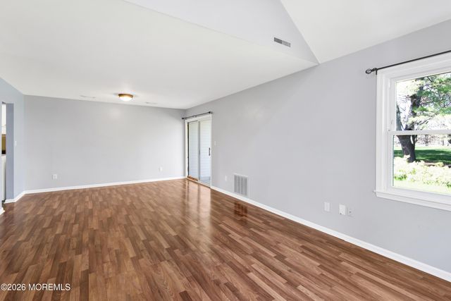 6 Stowe Court, Freehold, NJ 07728