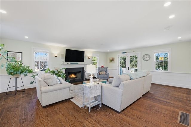 128 Maple Avenue, Little Compton, RI 02837