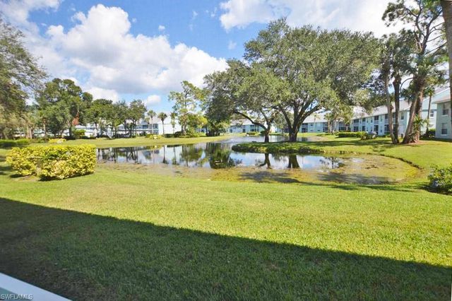 113 Wading Bird Cir Apt 102, Naples, FL 34110