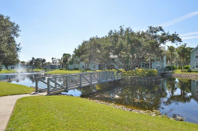 113 Wading Bird Cir Apt 102, Naples, FL 34110