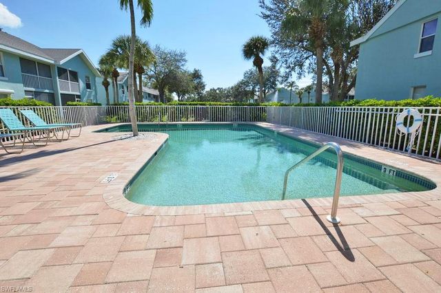 113 Wading Bird Cir Apt 102, Naples, FL 34110