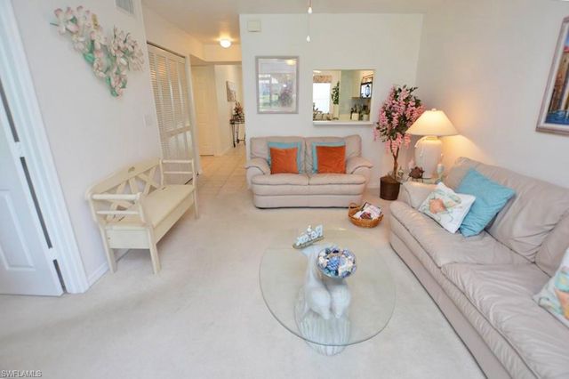 113 Wading Bird Cir Apt 102, Naples, FL 34110