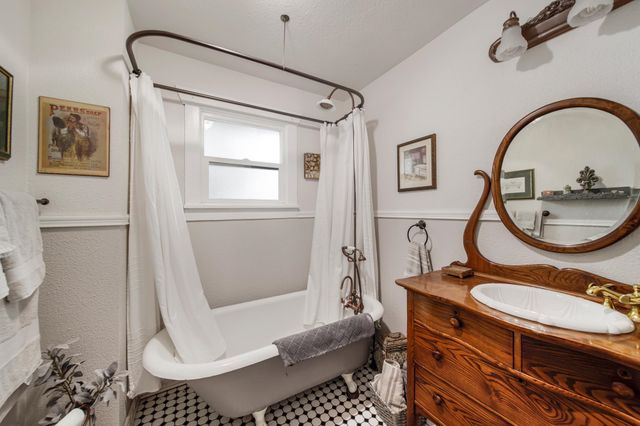 2517 E Illinois Ave, Spokane, WA 99207