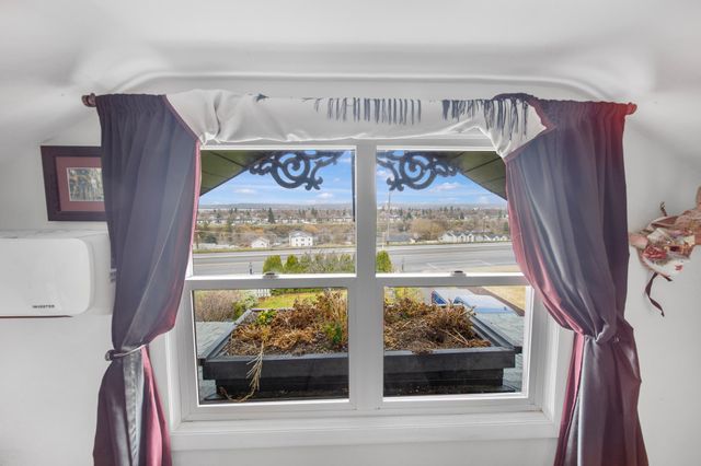 2517 E Illinois Ave, Spokane, WA 99207