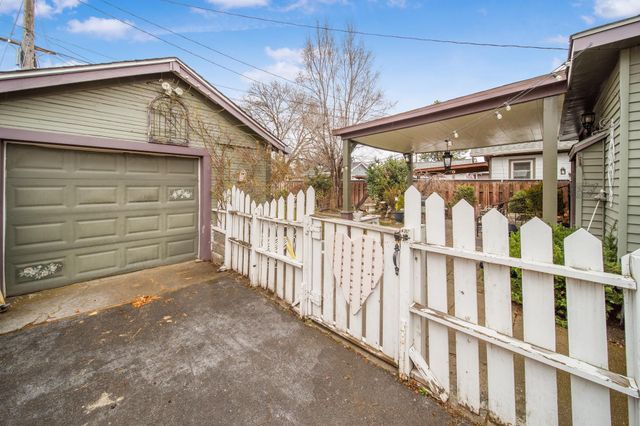 2517 E Illinois Ave, Spokane, WA 99207