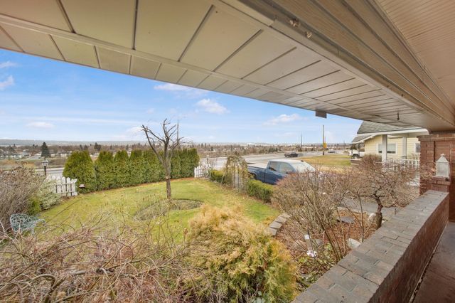 2517 E Illinois Ave, Spokane, WA 99207