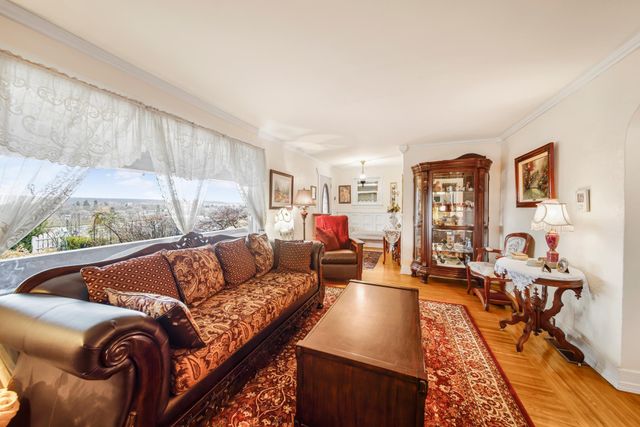 2517 E Illinois Ave, Spokane, WA 99207