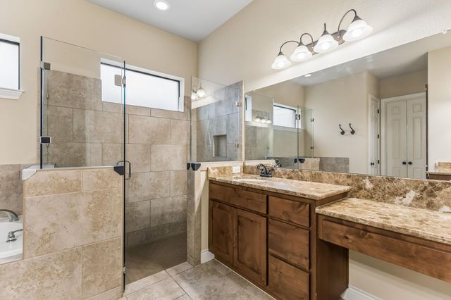 205 E Adelanta PL, Round Rock, TX 78681