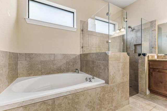205 E Adelanta PL, Round Rock, TX 78681