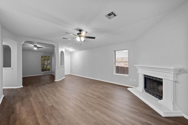 8943 W Hove LOOP, Austin, TX 78749