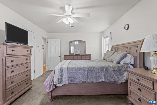 3258 W RIVER RD, Scottsville, VA 24590