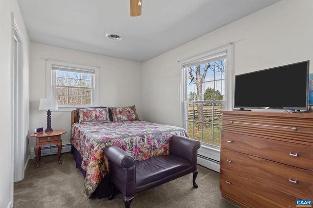 3258 W RIVER RD, Scottsville, VA 24590