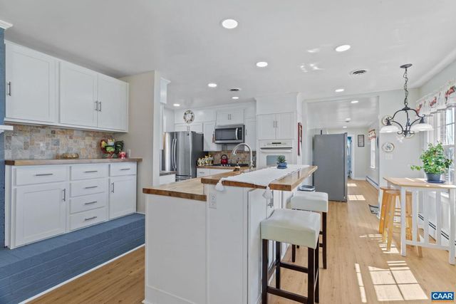 3258 W RIVER RD, Scottsville, VA 24590