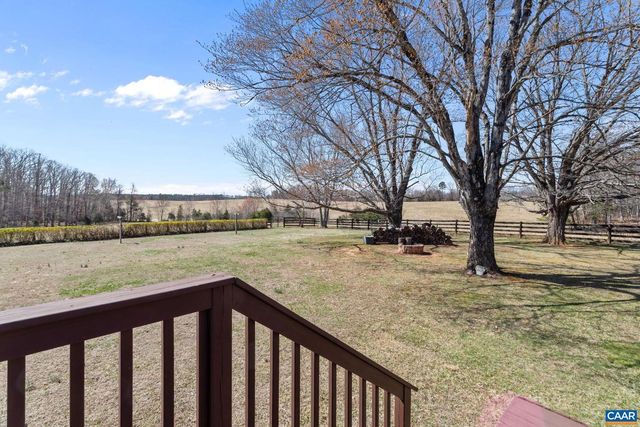 3258 W RIVER RD, Scottsville, VA 24590
