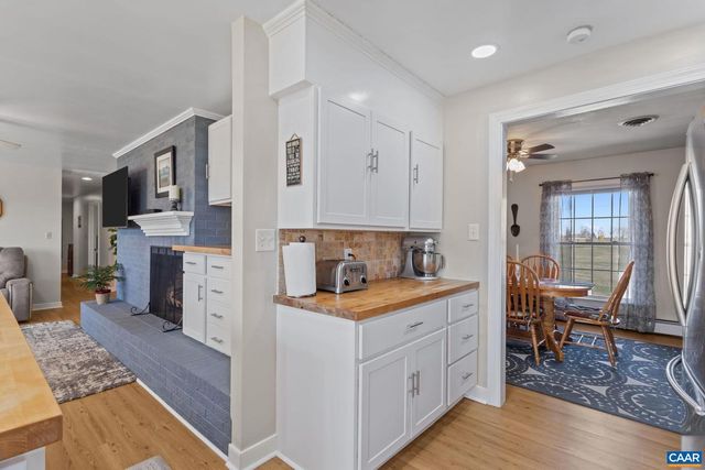 3258 W RIVER RD, Scottsville, VA 24590