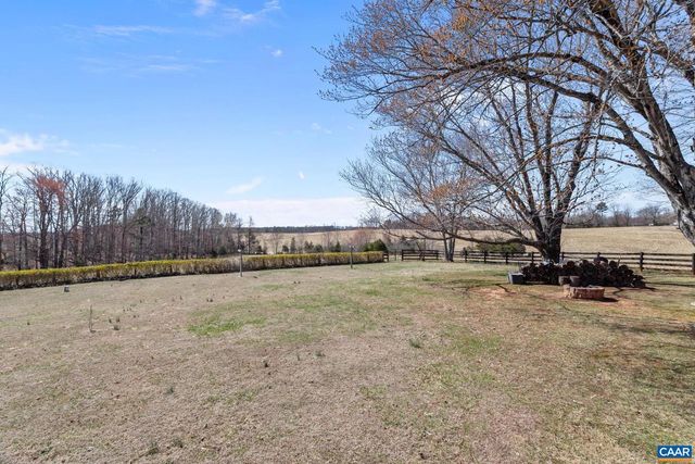 3258 W RIVER RD, Scottsville, VA 24590