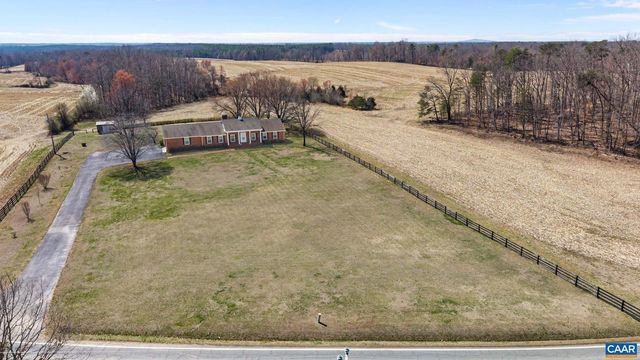 3258 W RIVER RD, Scottsville, VA 24590