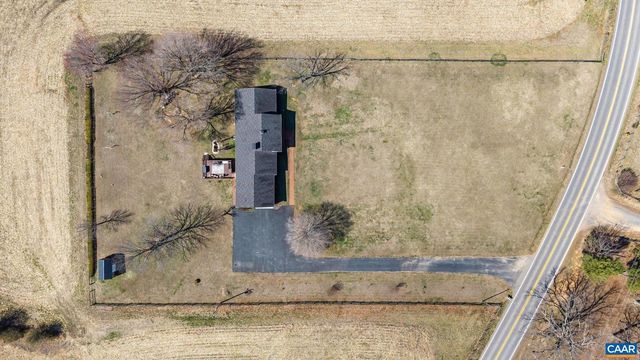 3258 W RIVER RD, Scottsville, VA 24590