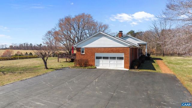 3258 W RIVER RD, Scottsville, VA 24590
