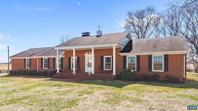 3258 W RIVER RD, Scottsville, VA 24590