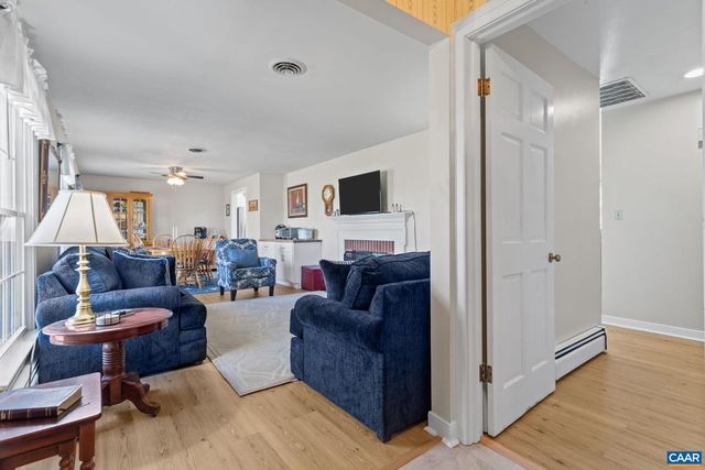 3258 W RIVER RD, Scottsville, VA 24590