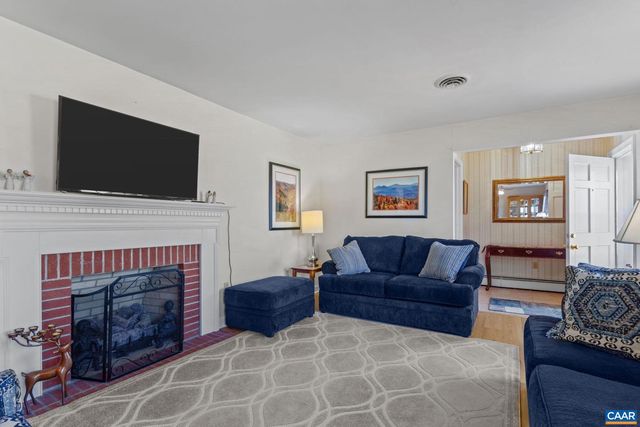 3258 W RIVER RD, Scottsville, VA 24590