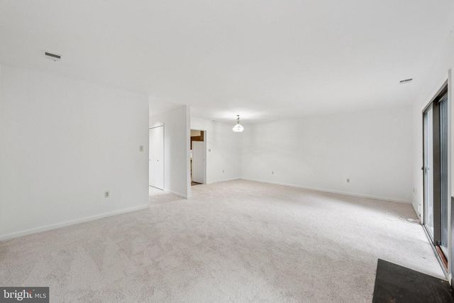 2015 WETHERSFIELD CT, Reston, VA 20191