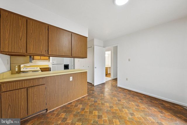 2015 WETHERSFIELD CT, Reston, VA 20191