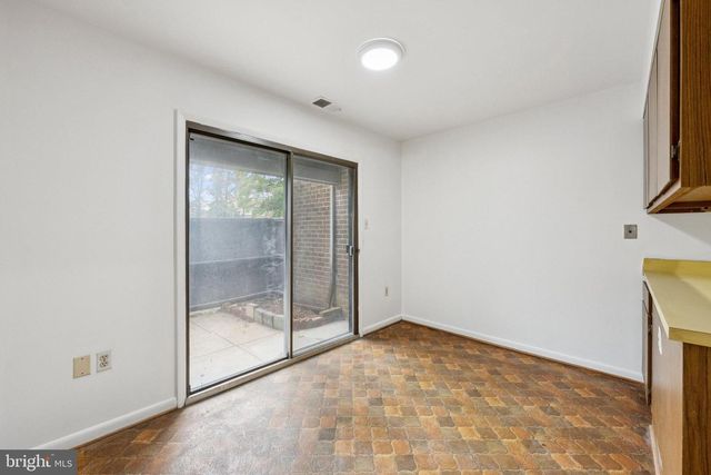 2015 WETHERSFIELD CT, Reston, VA 20191