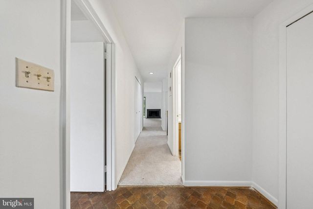 2015 WETHERSFIELD CT, Reston, VA 20191