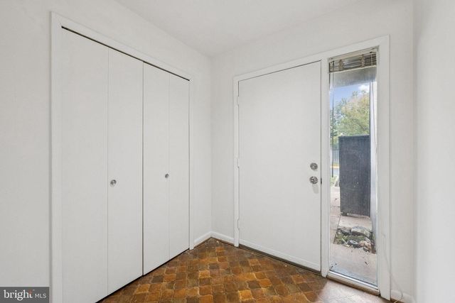 2015 WETHERSFIELD CT, Reston, VA 20191