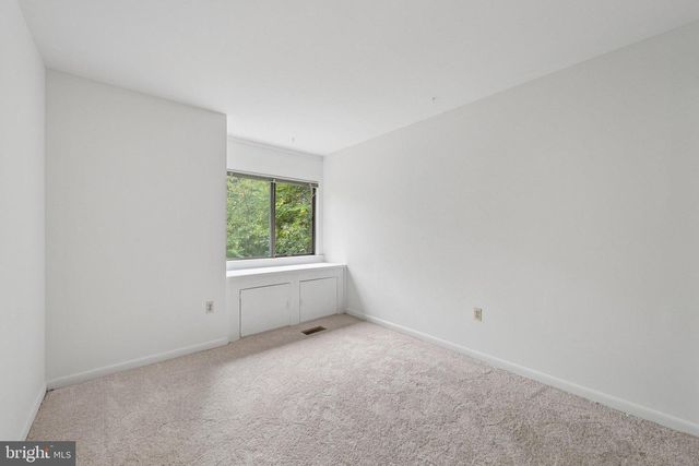 2015 WETHERSFIELD CT, Reston, VA 20191