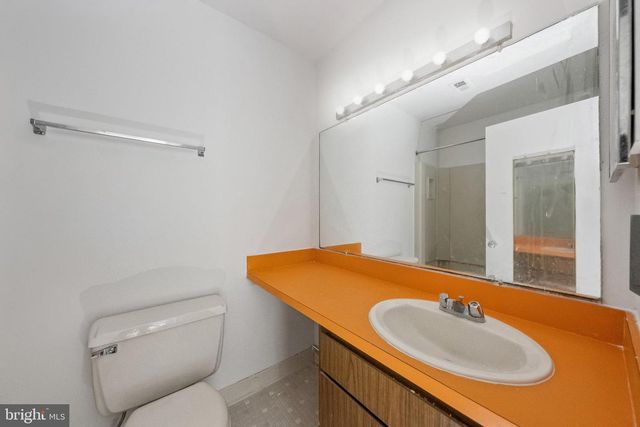 2015 WETHERSFIELD CT, Reston, VA 20191