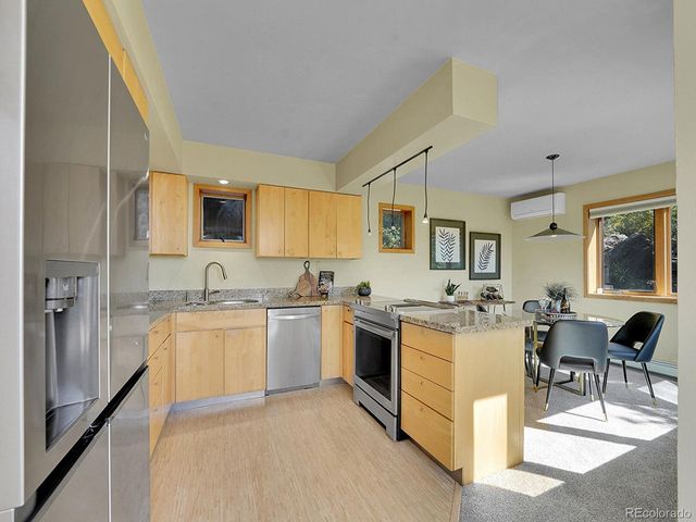 25 Oakridge Dr, Castle Rock, CO 80104