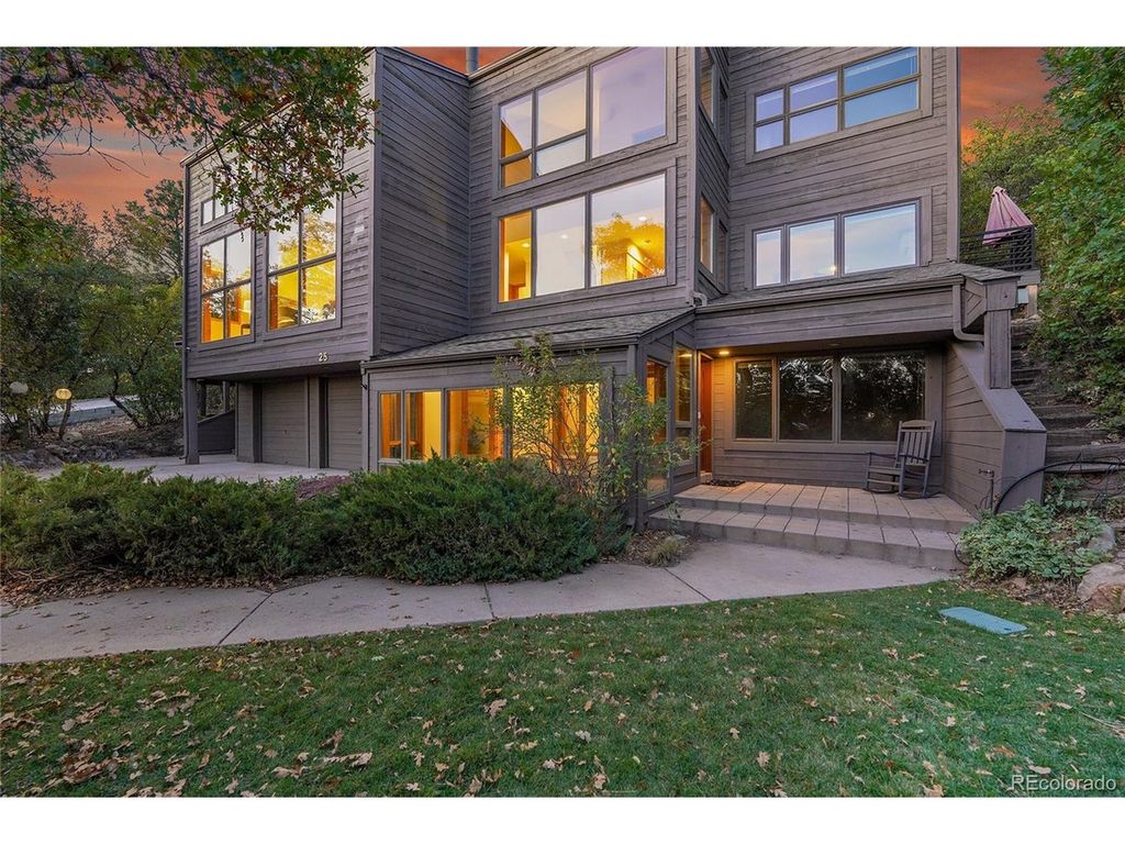 25 Oakridge Dr, Castle Rock, CO 80104