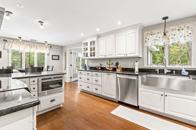 202 Lacy St, North Andover, MA 01845