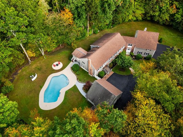 202 Lacy St, North Andover, MA 01845