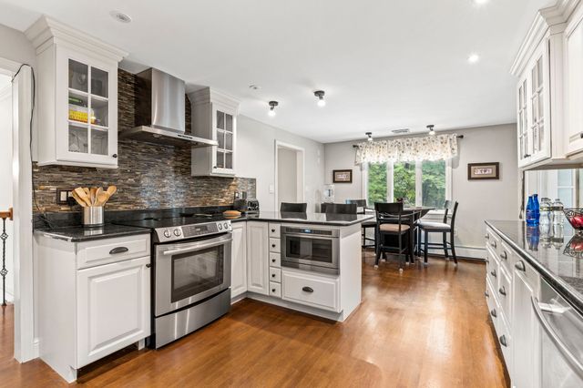 202 Lacy St, North Andover, MA 01845