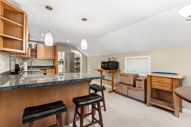 202 Lacy St, North Andover, MA 01845