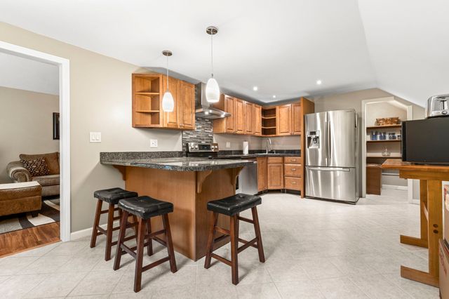 202 Lacy St, North Andover, MA 01845