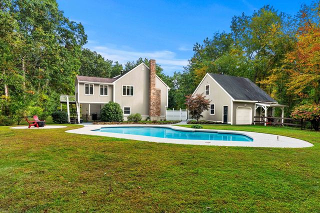 202 Lacy St, North Andover, MA 01845