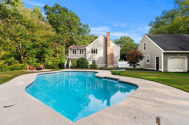 202 Lacy St, North Andover, MA 01845