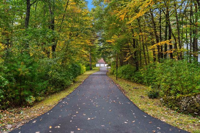 202 Lacy St, North Andover, MA 01845
