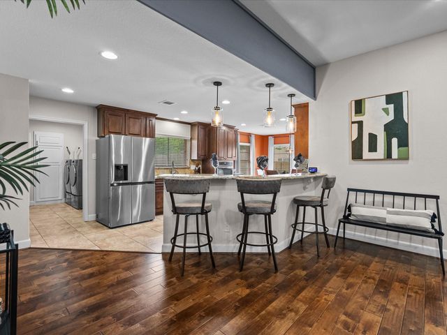 1613 S Hood Street, Alvin, TX 77511