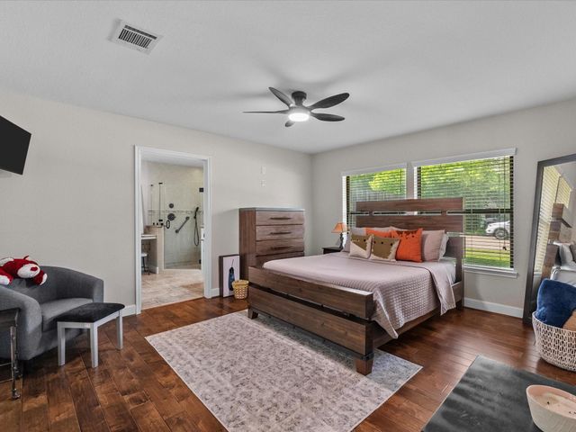 1613 S Hood Street, Alvin, TX 77511