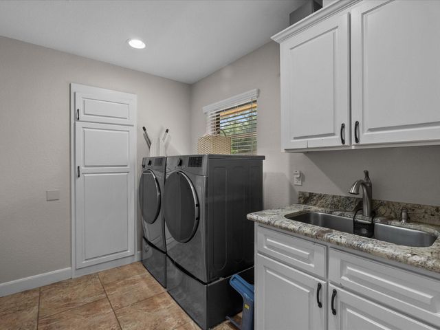 1613 S Hood Street, Alvin, TX 77511