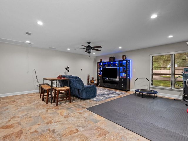 1613 S Hood Street, Alvin, TX 77511